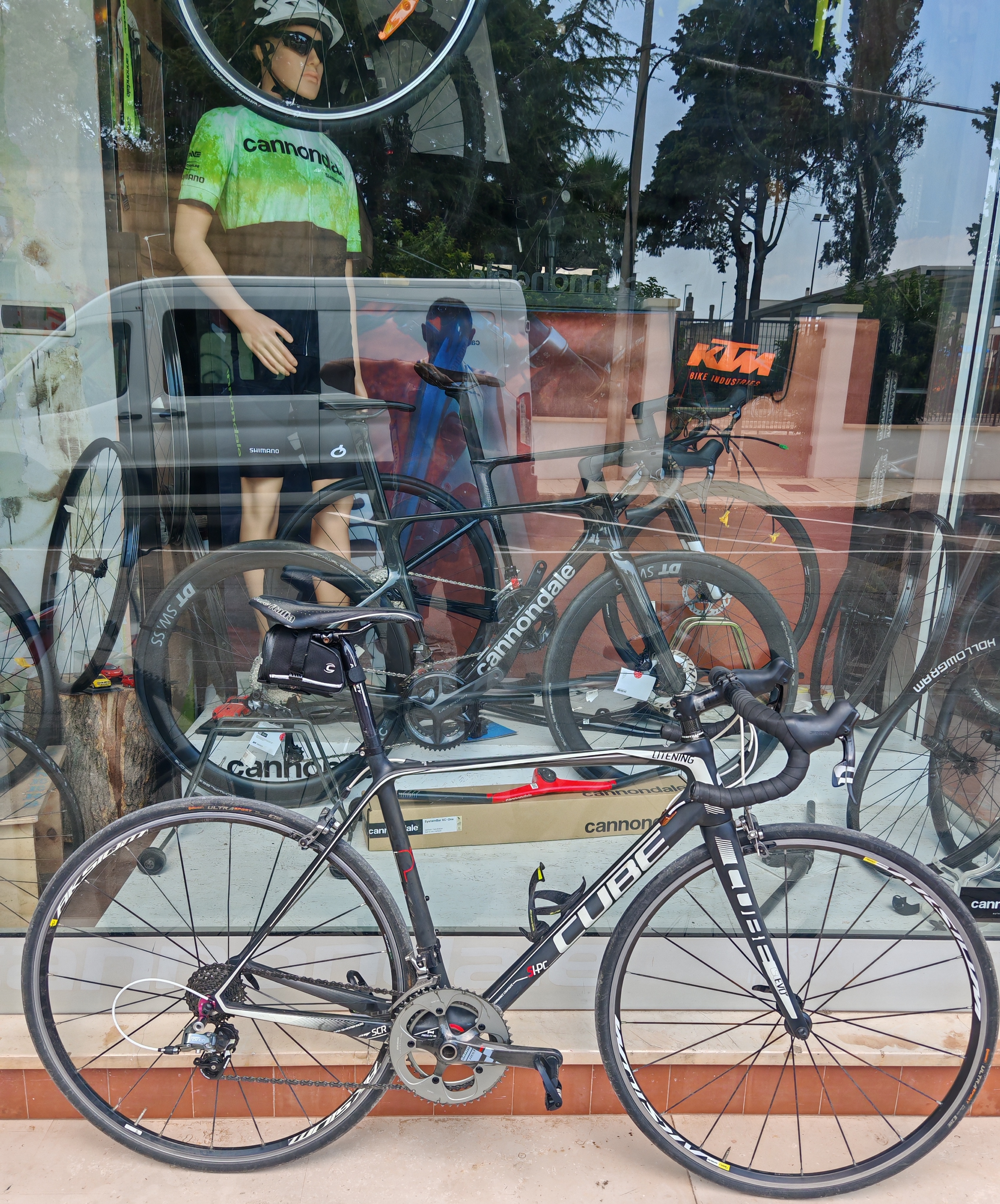 Cube carbon 56